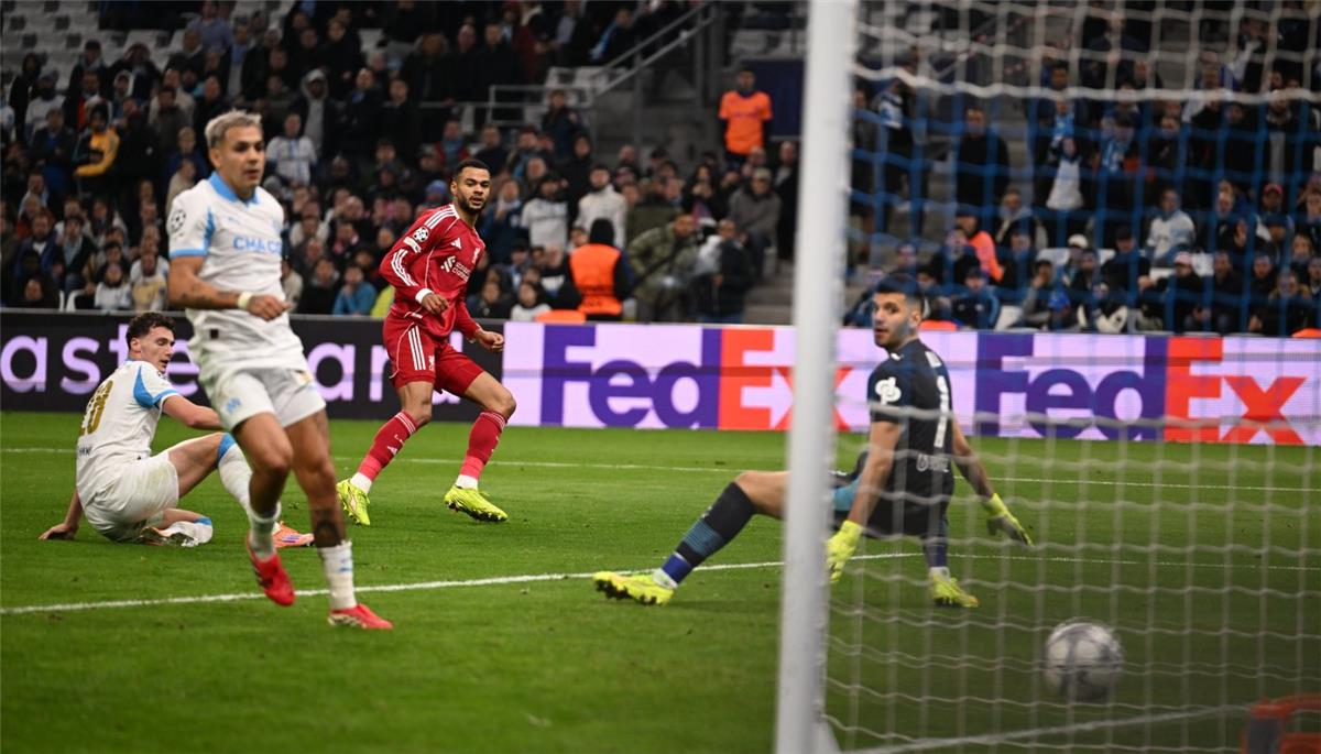 ترتيب دوري أبطال أوروبا بعد فوز ليفربول وبرشلونة