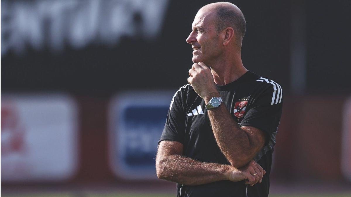 رغم تحفظ توروب واكتمال مقاعد الأجانب.. صفقة الأهلي الجديدة تصل القاهرة اليوم 