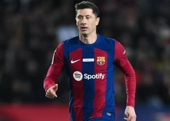 فيديو بالخطأ في مرماه ليفاندوفسكي يسجل هدف تعادل سلافيا براج أمام برشلونة