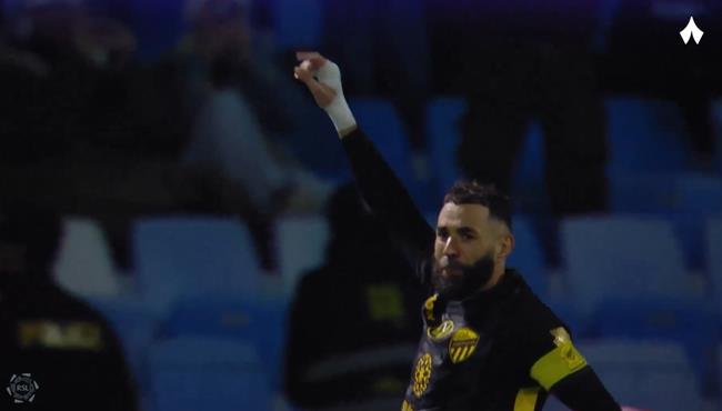 هدف كريم بنزيما في مرمي القادسية بالدوري السعودي