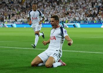 مدرب توتنهام يوضح موقفه من بيع فان دي فين إلى ليفربول