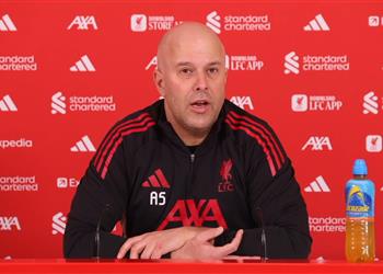 سلوت يوجه صدمة لجماهير ليفربول ويصر ح لاعبنا يقدم موسم ا رائع ا