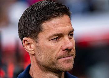 رومانو يوضح حقيقة مفاوضات ليفربول مع ألونسو لخلافة سلوت