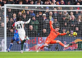 فيديو تشيلسي يتخطى كريستال بالاس بثلاثية ويصعد للمركز الرابع في الدوري الإنجليزي