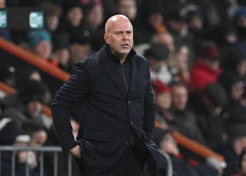 ميك براون سلوت يدفع ثمن تقاعس لاعب ليفربول والإقالة تقترب