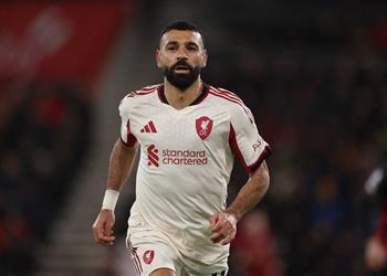 4 سيناريوهات ترسم ملامح مستقبل محمد صلاح الغامض مع ليفربول