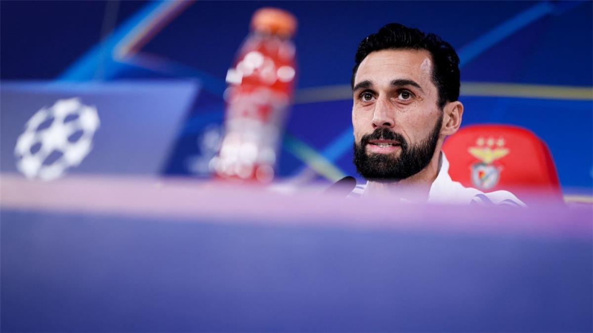 كاماتشو: أريبلوا يفهم كيف تدار الأمور في ريال مدريد 