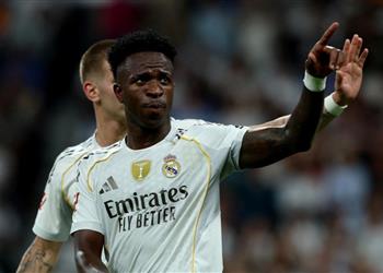 فينيسيوس يمنح مهلة محددة لـ ريال مدريد لحسم تمديد عقده