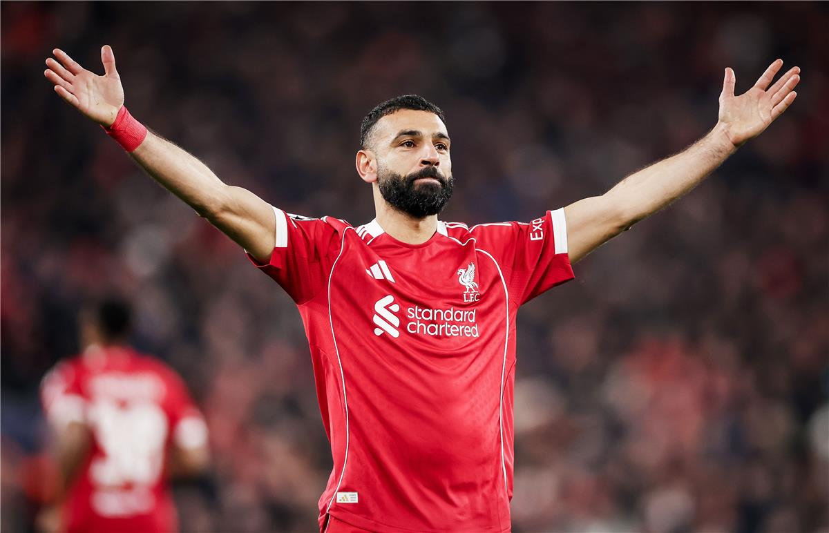 فيديو | محمد صلاح يسجل هدف ليفربول الثالث أمام قره باج من ركلة حرة رائعة