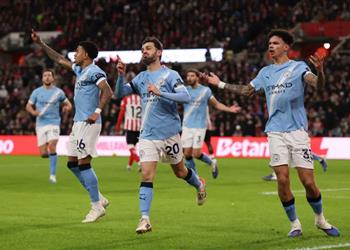 لاعب مانشستر سيتي يكشف تحريض مدرب منتخب بلاده على الرحيل