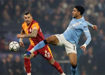 ماذا يريد عمر مرموش بعد منافسة توتنهام وأستون فيلا على ضمه