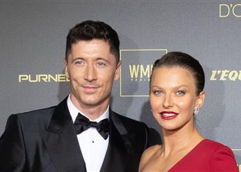 زوجة ليفاندوفسكي تلمح لقرار مصيري بشأن مستقبله في نهاية الموسم