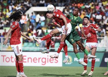 فيديو لاعب الأهلي يغادر مباراة يانج أفريكانز مصاب ا