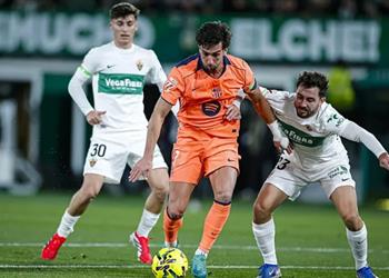 فيديو فيران توريس يسجل هدف برشلونة الثاني أمام إلتشي بعد مراوغة رائعة من دي يونج