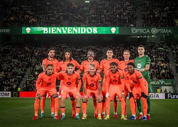 انتكاسة جديدة تغيير اضطراري من فليك في مباراة برشلونة وإلتشي