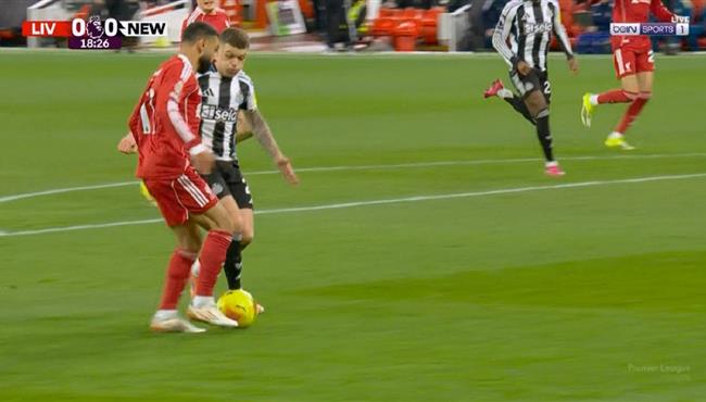 محمد صلاح يهدر فرصة هدف امام نيوكاسل بالدوري الانجليزي