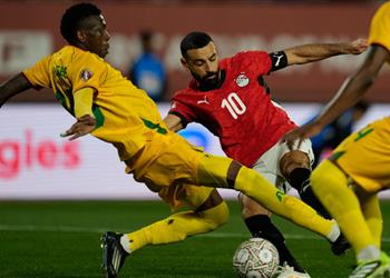 مدرب زيمبابوي ما يفعله محمد صلاح مع ليفربول رأيناه بأم أعيننا