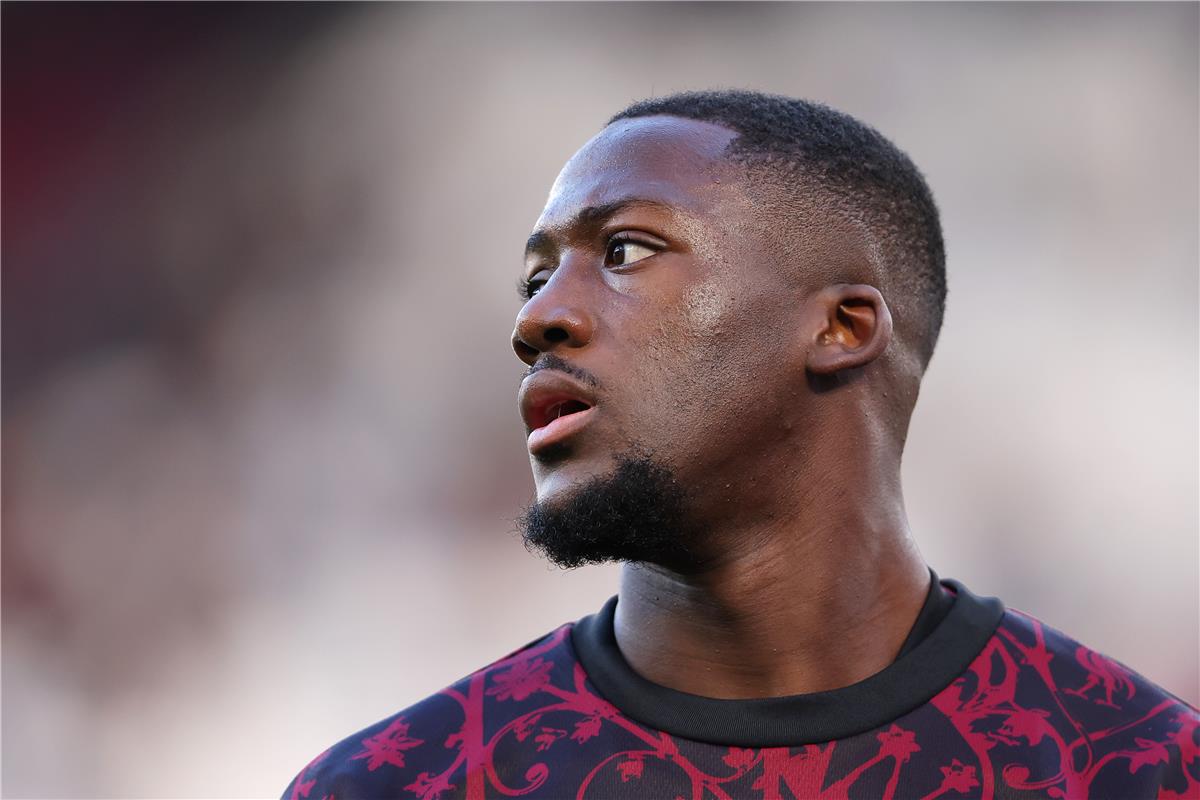 ليفربول يحسم موقفه من ضم بديل كوناتي