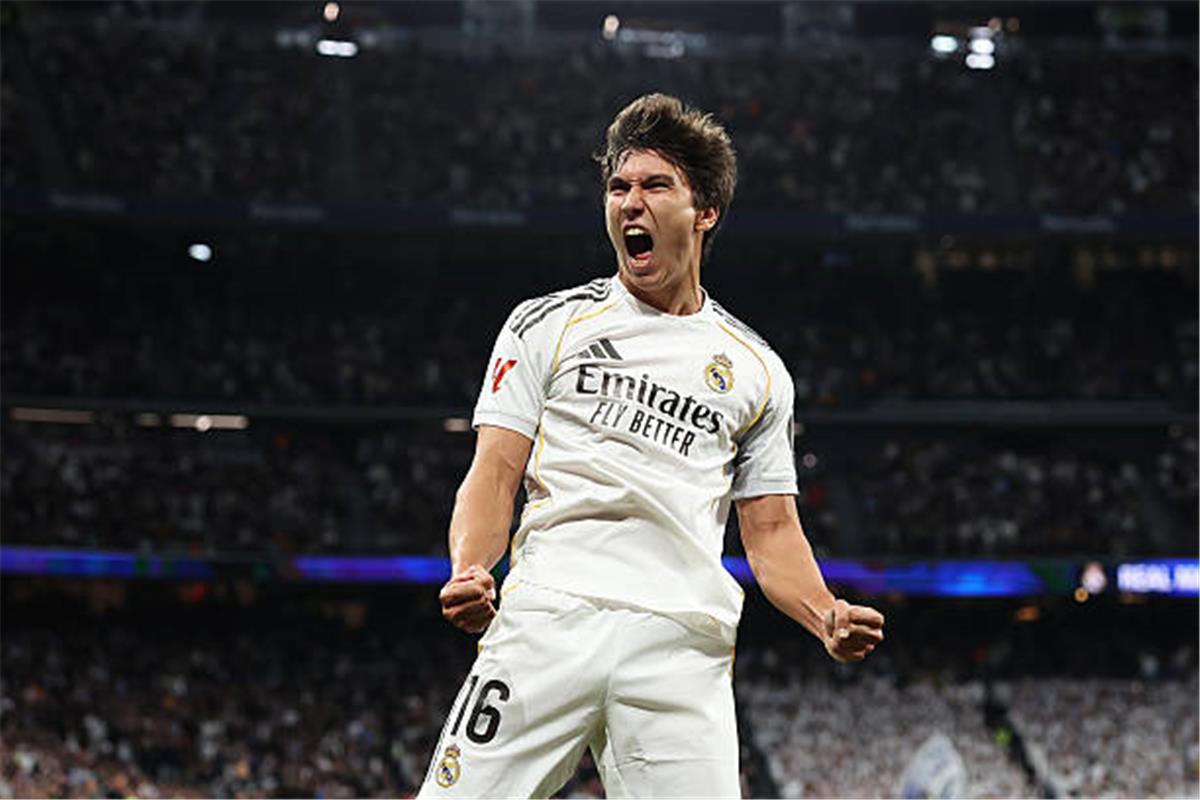 فيديو | رأسية متقنة.. جونزالو جارسيا يسجل هدف ريال مدريد الأول أمام ريال بيتيس