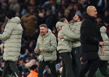 فيديو آرسنال يواصل تلقي هدايا السنة الجديدة تشيلسي يفرض تعادل ا قاتل ا على مانشستر سيتي في الدوري الإنجليزي