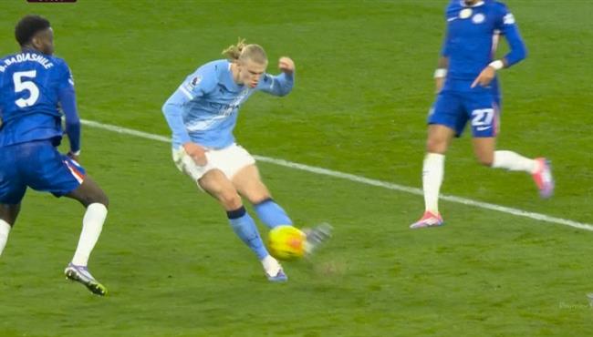 القائم يحرم هالاند من هدف رائع امام تشيلسي بالدوري الانجليزي