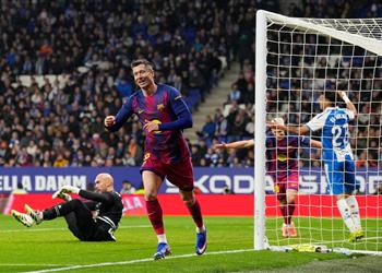 صفقة محتملة تغازل برشلونة لخلافة ليفاندوفسكي الصيف المقبل