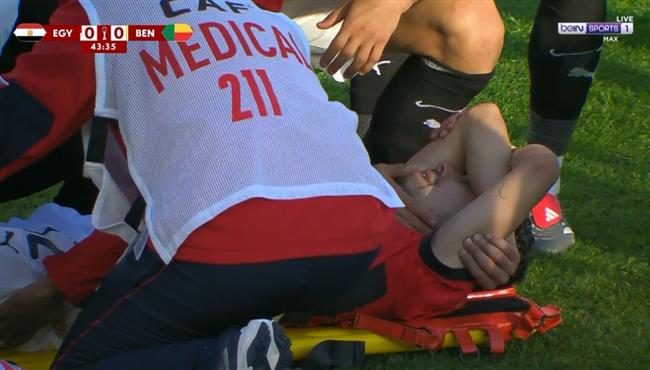 اصابة محمد حمدي القوية وخروجه في مباراة مصر وبنين بكأس أمم أفريقيا