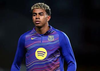 بعد صورته في أبوظبي لامين يامال يكشف عما يشعر به داخل المسجد