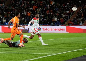 فيديو كوت ديفوار تتخطى بوركينا فاسو وتضرب موعد ا مع مصر في ربع نهائي كأس أمم إفريقيا