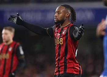 سيمينيو يصل مانشستر سيتي لإنهاء الكشف الطبي