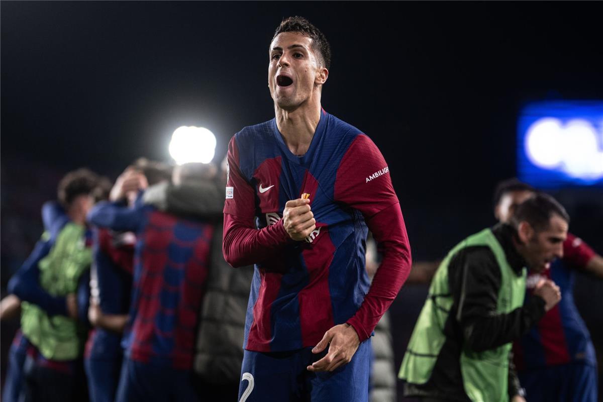 تفاصيل مفاجئة في صفقة انتقال كانسيلو إلى برشلونة 