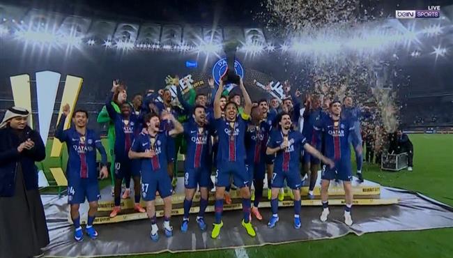 مراسم تتويج باريس سان جيرمان بطلأ لكأس السوبر الفرنسي