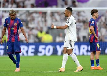 نجم ريال مدريد السابق يقرر حضور نهائي السوبر الإسباني أمام برشلونة