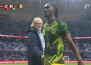 فيديو طرد لاعب مالي في مباراة السنغال بـ كأس أمم إفريقيا