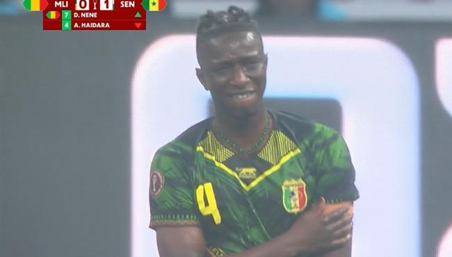بكاء أمادو حيدارا اثناء خروجه في مباراة السنغال ومالي