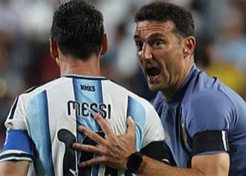 سكالوني يوضح مصير رقم 10 في الأرجنتين ويصرح: لن نعوض ميسي