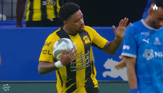 هدف الاتحاد الثاني في مرمي الهلال بالدوري السعودي