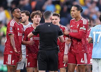 جيرارد يدافع عن لاعب ليفربول: كان سيتألق لو لم يرحل محمد صلاح