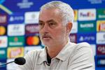 مورينيو يغلق الباب أمام رحيل مهاجم ريال مدريد: أعشقه ومن يريده سينافسني بشدة وينتظر طويلاً