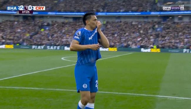 هدف دييجو جوميز من منتصف الملعب امام كريستال بالاس بالدوري الانجليزي