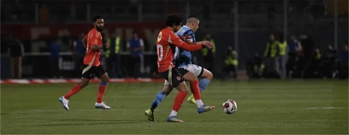 خاص.. لجنة الحكام تتخذ قرارًا بشأن طاقم مباراة الأهلي وبيراميدز في الدوري