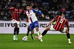 محمد عبد المنعم يتسبب في إيقاف لاعب بـ الدوري الفرنسي