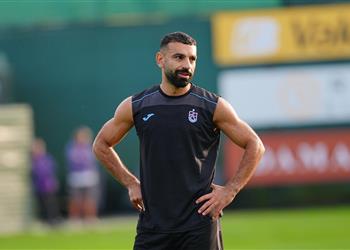 لاعب هارتس يتوجه بطلب خاص بشأن محمد صلاح قبل مباراة طرابزون سبور