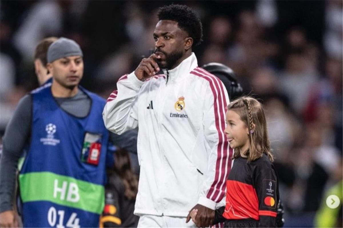 مساحات سبورت : أول تعليق من فينيسيوس بعد تبديله أمام لايبزيج في دوري أبطال أوروبا 