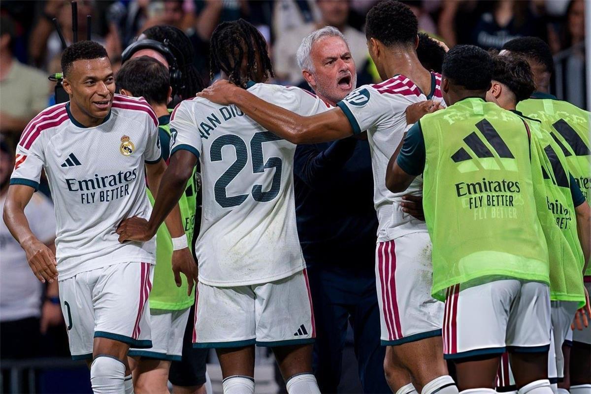 عاجل ورسميًا.. ريال مدريد يعلن غياب لاعبه عن الكلاسيكو أمام برشلونة 