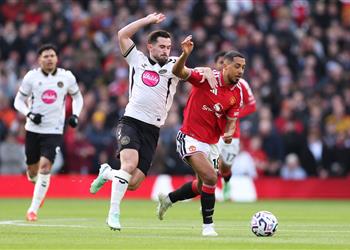 فيديو الانهيار مستمر مانشستر يونايتد يسقط بثلاثية أمام بورنموث في الدوري الإنجليزي