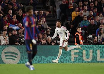 فيديو | الأولى محليًا والثانية تواليًا.. ريال مدريد يحسم كلاسيكو الليجا ويفرض الهزيمة على برشلونة