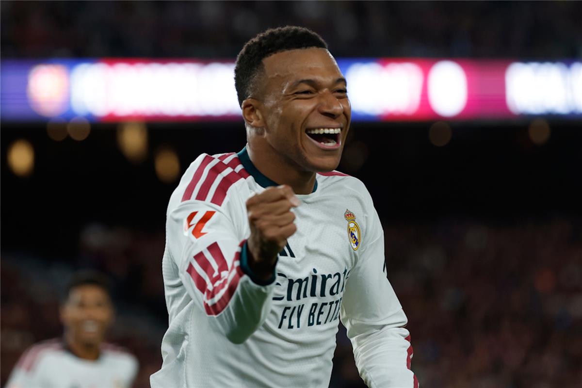 الصالح نيوز : فيديو | بعد الفوز بالكلاسيكو.. رد مثير من مبابي على إمكانية التتويج بـ الكرة الذهبية
