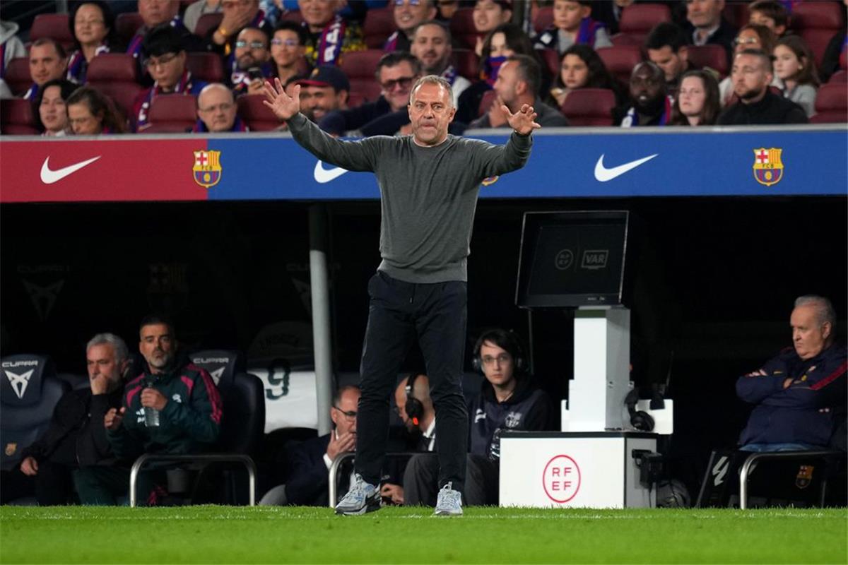 فرمان هام من فليك تجاه لاعبي برشلونة عقب خسارة الكلاسيكو 