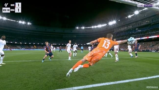 تصدي لونين الرائع يحرم برشلونة من تسجيل هدف امام ريال مدريد بالدوري الاسباني